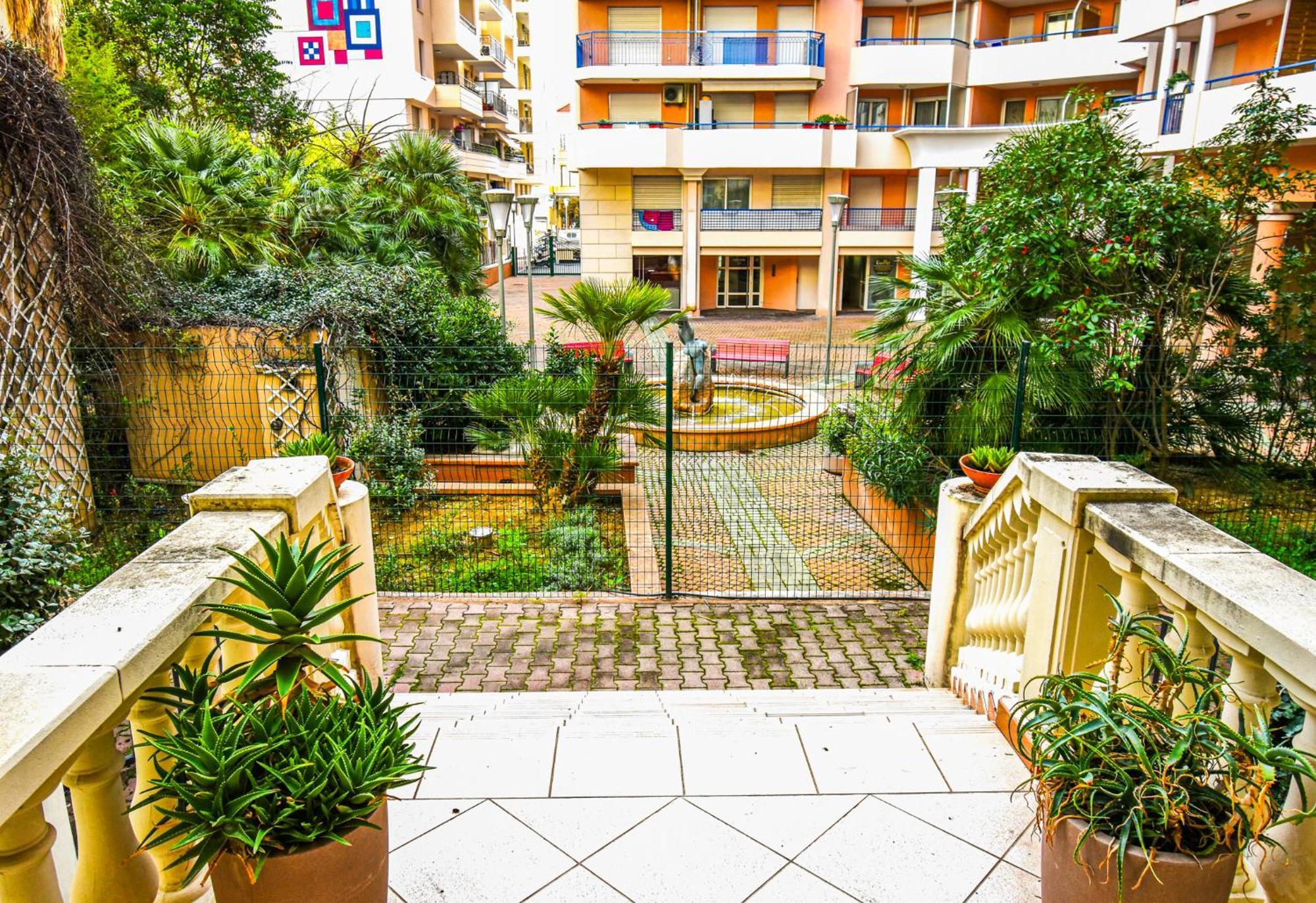 Le Jardin Des Muses -Parking Prive - Centre-Ville - Bord De Mer 芒通 外观 照片